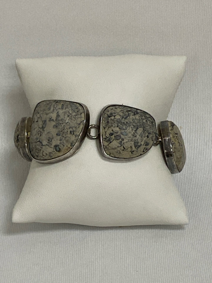 Cream/Gray Silver Stones Bracelet