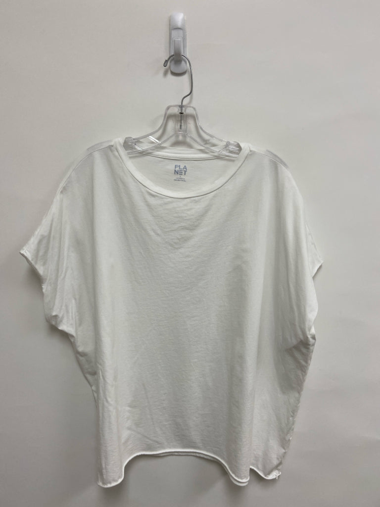 Planet Clothing Size OSFM White Ladies Top