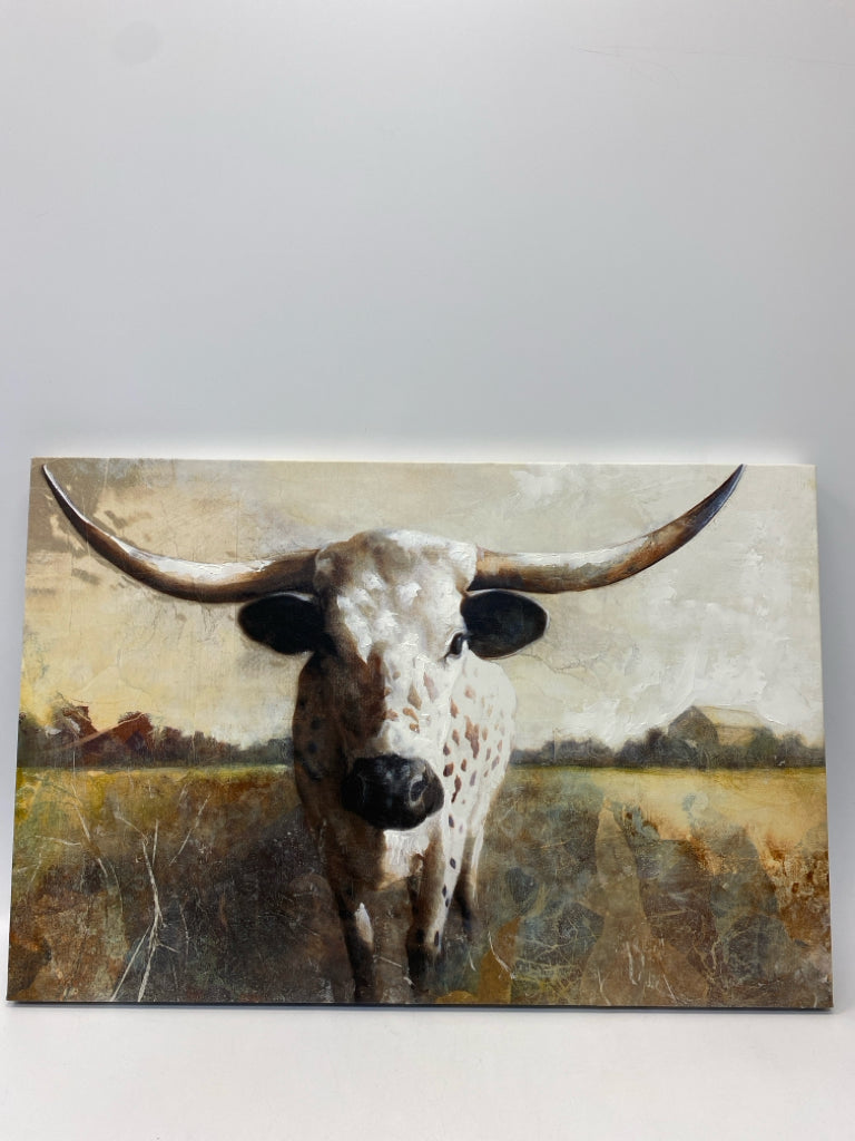 White/Brown Green/Red Canvas Art
