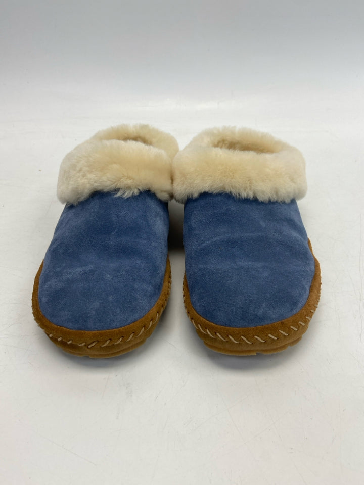 NWOT L L Bean US Shoe Size 7 Blue Cream Trimmed Slippers