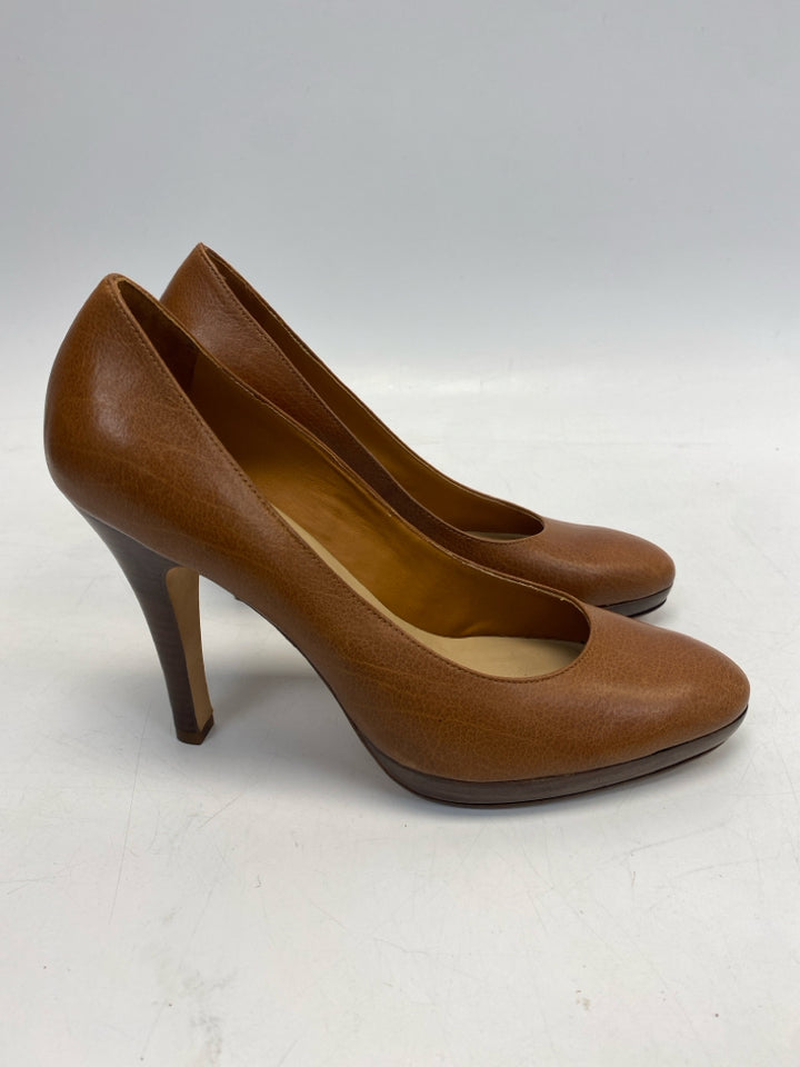 Anne Klein US Shoe Size 7.5 Camel Heels