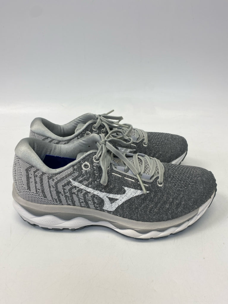 NWT Mizuno  Size 8.5 Gray Lace-up Sneakers