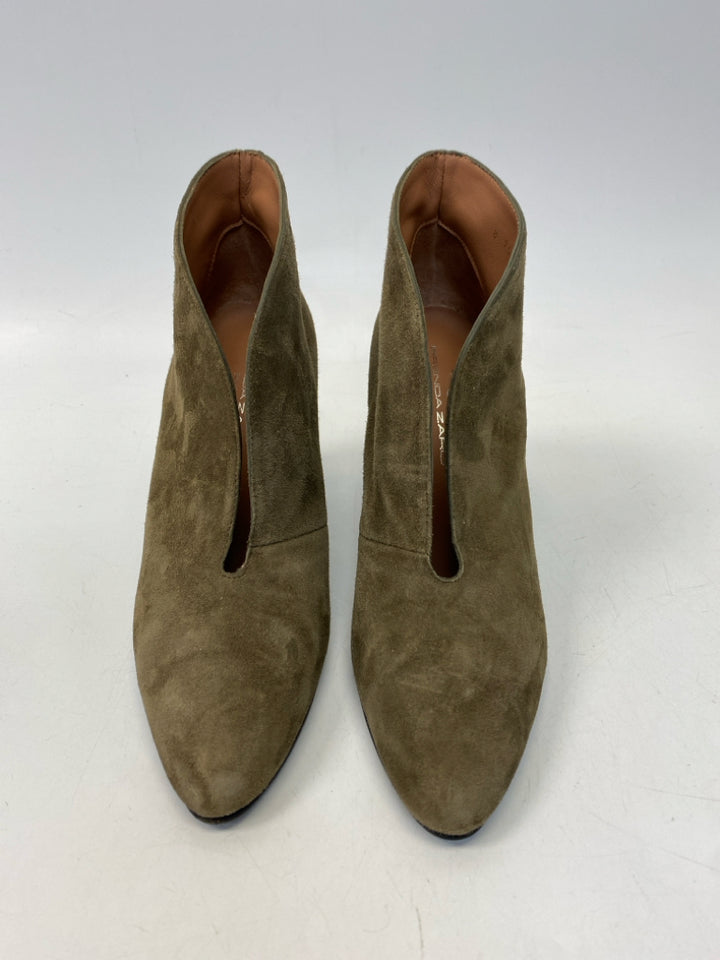 EU Shoe Size 38.5 US Shoe Size 8.5 Brown Suede Heels