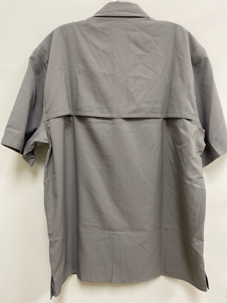 NWT Eddie Bauer Size M Gray Button Up Men&