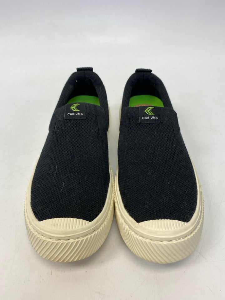 Cariuma US Shoe Size 6.5 Black Sneakers