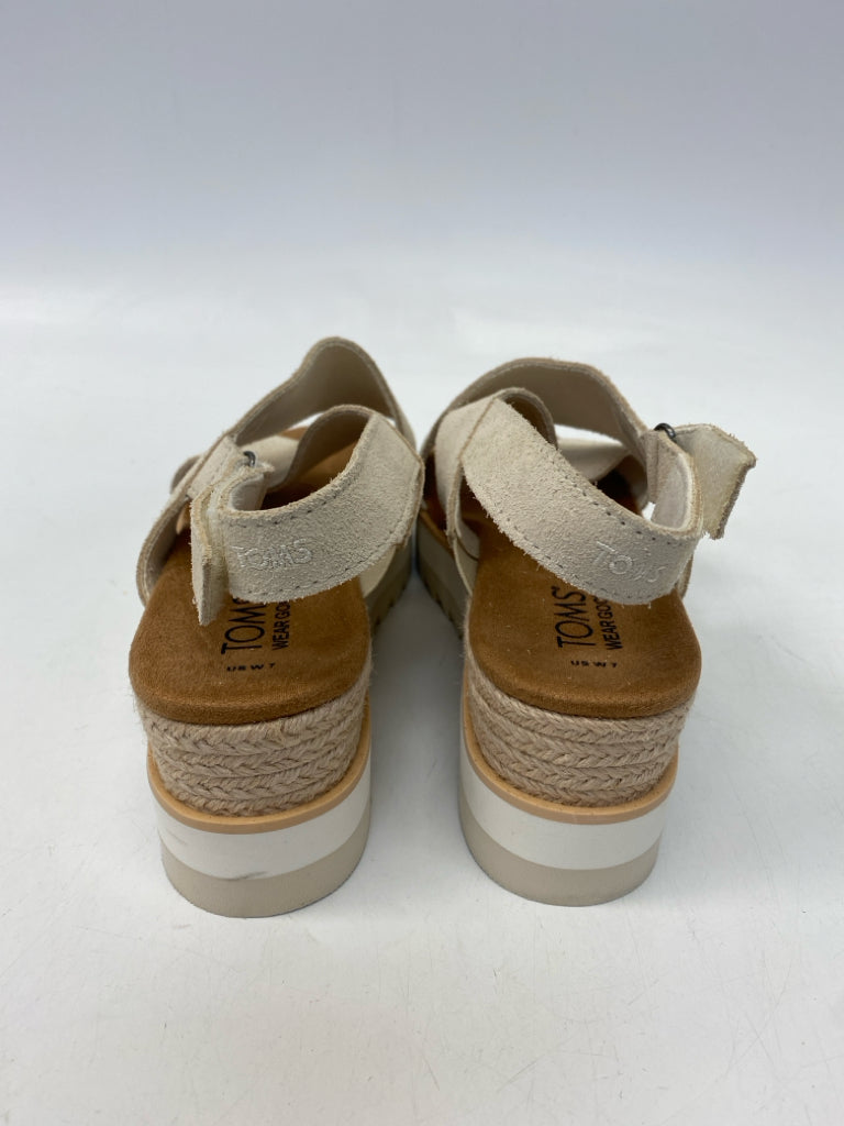 Toms  Size 7 Cream Sandals