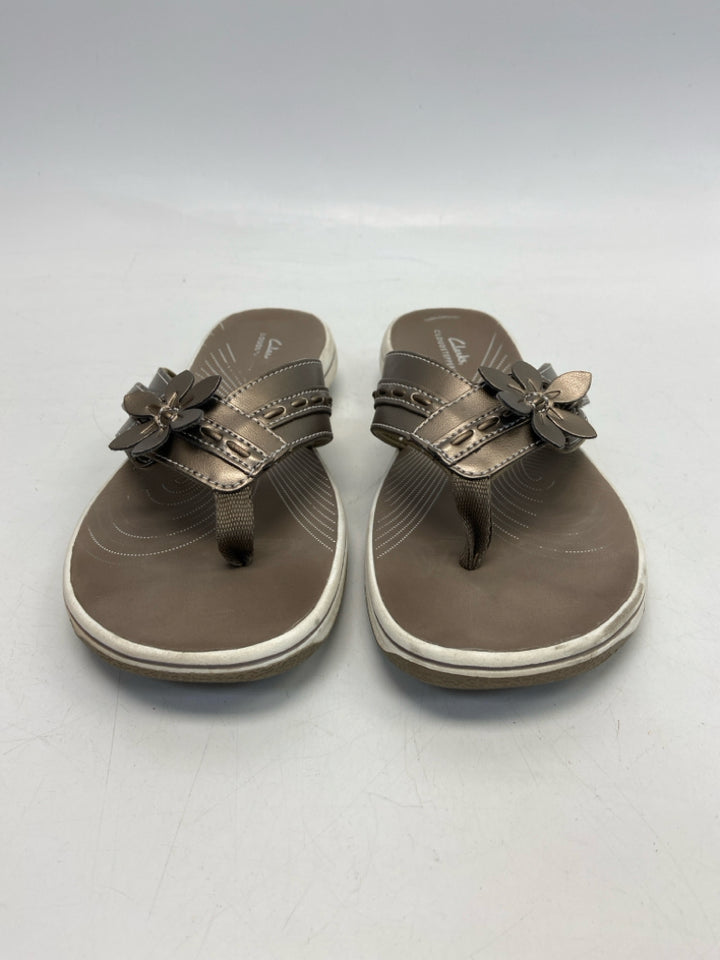 Clarks  Size 9 Bronze Sandals