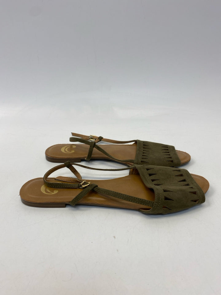 Journee  Size 9 Dark Green Sandals