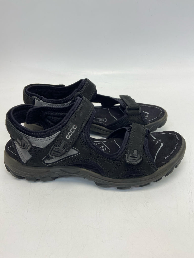 Ecco  Size 41 Black Gray Sandals