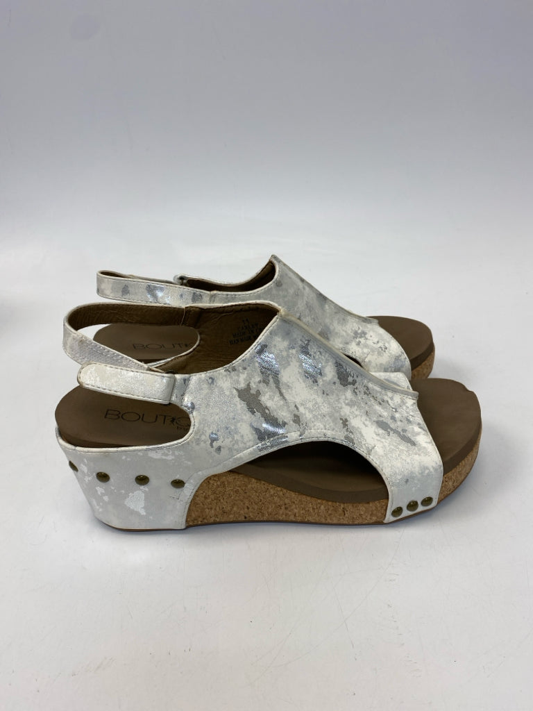 Corkys  Size 11 White Silver Sandals