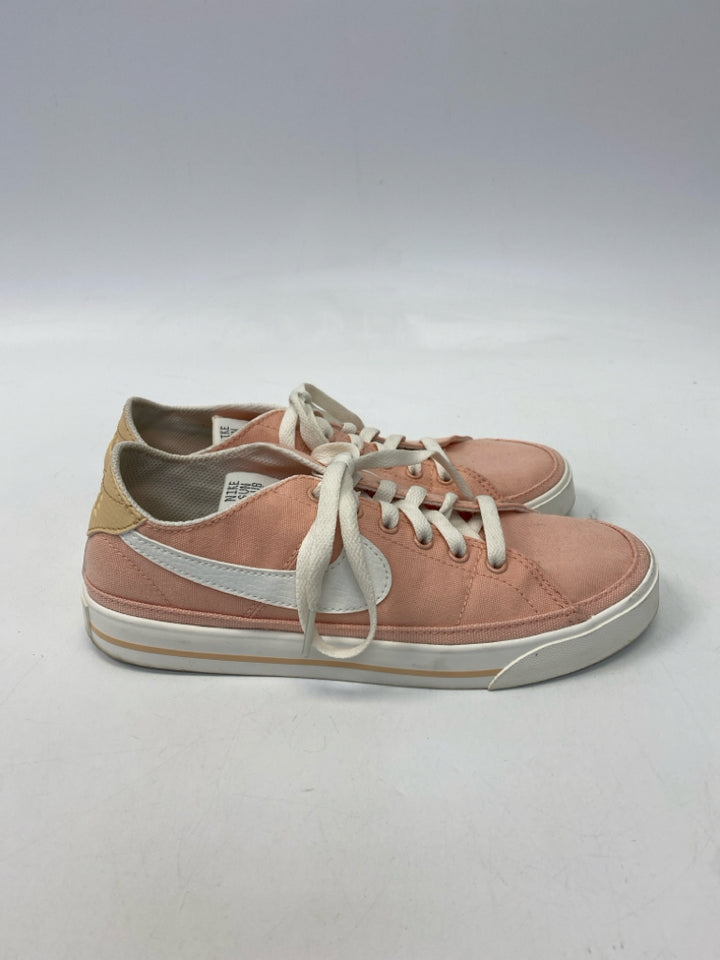 Nike  Size 8 Peach White Lace-up Sneakers