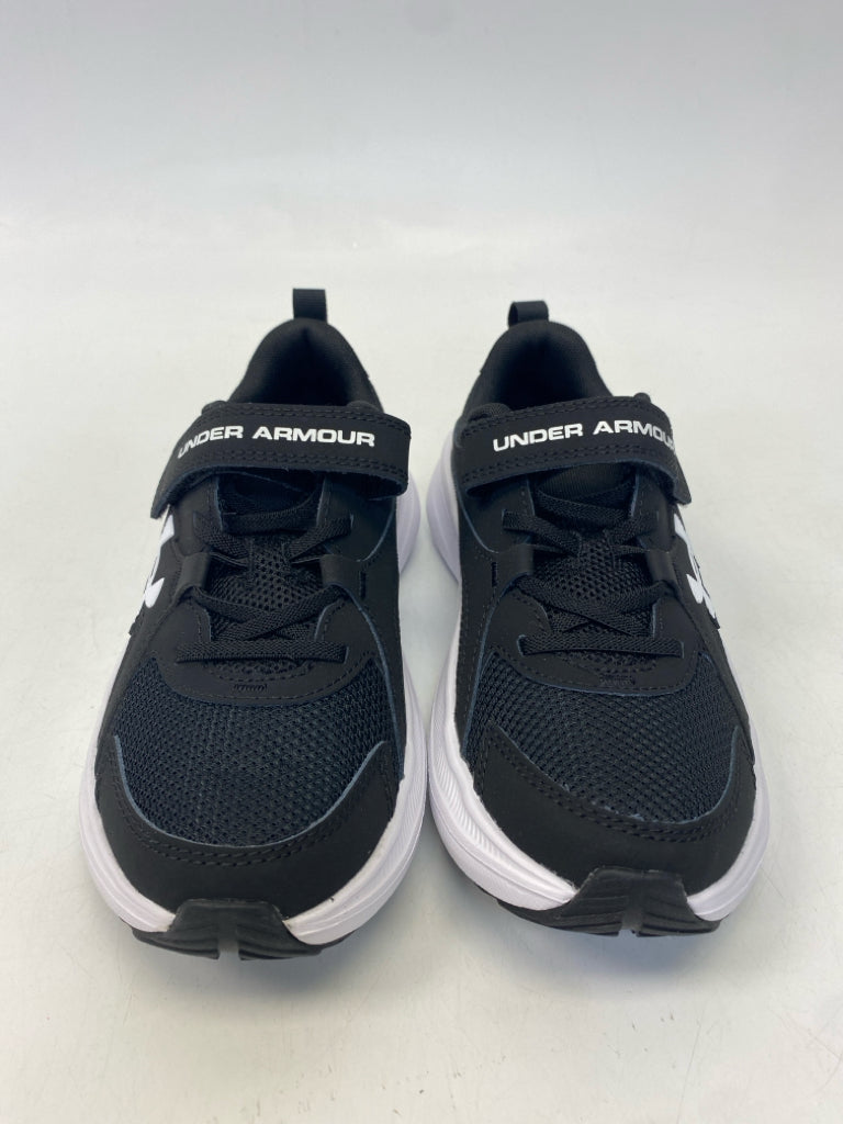 NWOT Under Armour SIZE 2 Black White Boy&