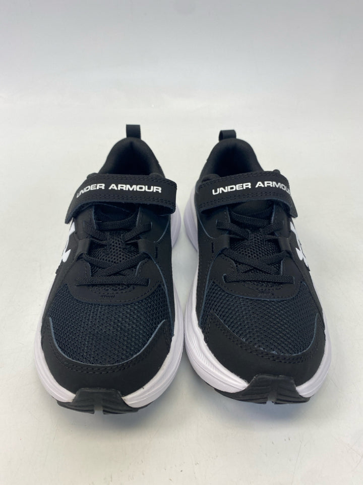 NWOT Under Armour SIZE 2 Black White Boy&