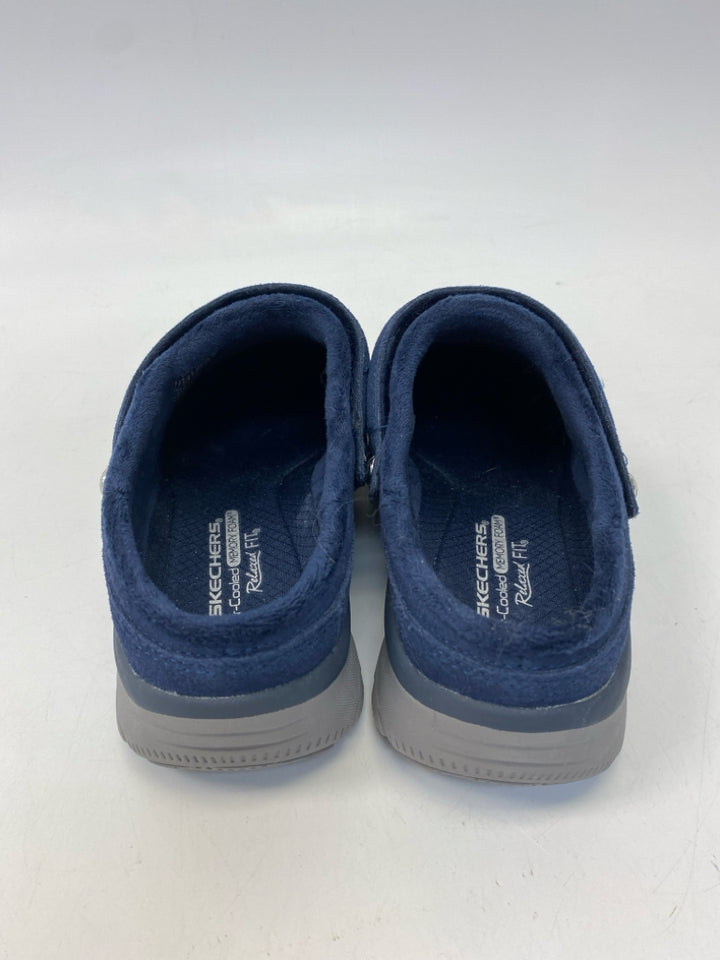 NWOT Skechers  Size 7.5 Navy Suede Clogs