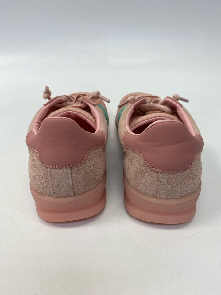 Steve Madden  Size 8 Pink Green Lace-up Sneakers