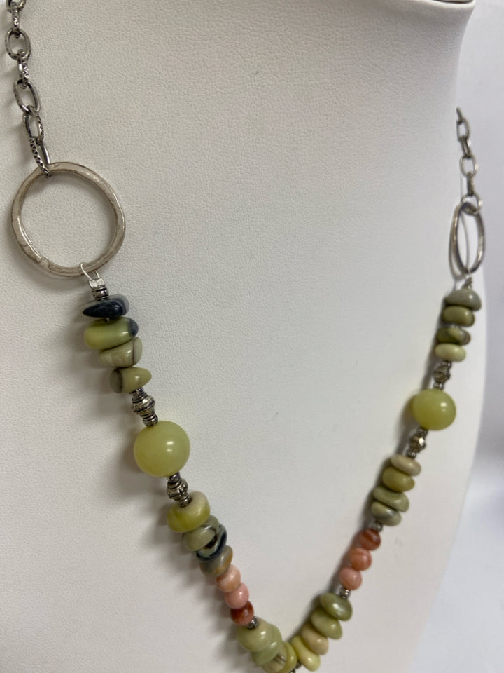 Silver Color Green/Pink Circles Necklace
