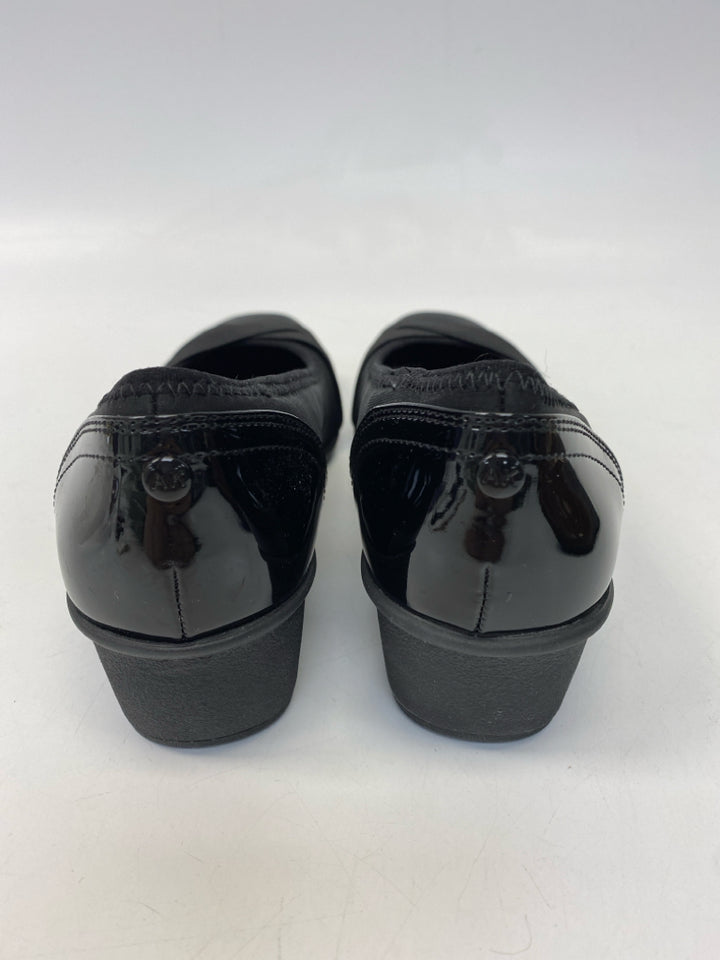 Anne Klein  Size 7 Black Flats