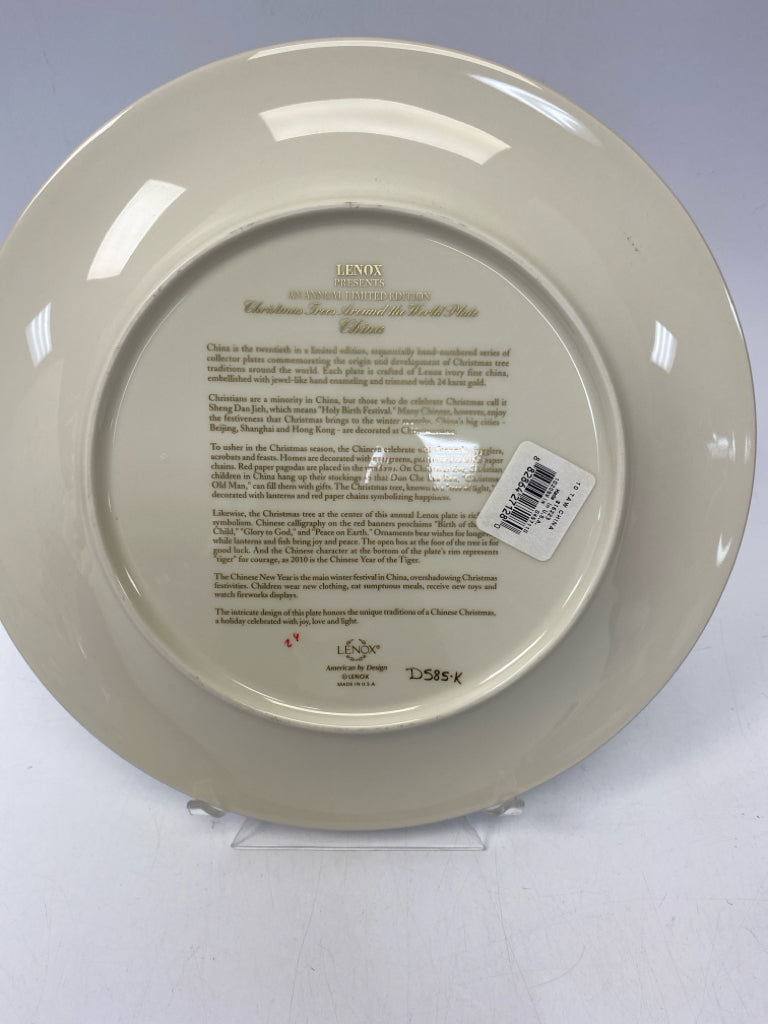 Lenox Cream Green/Multi Christmas Decorative Plate