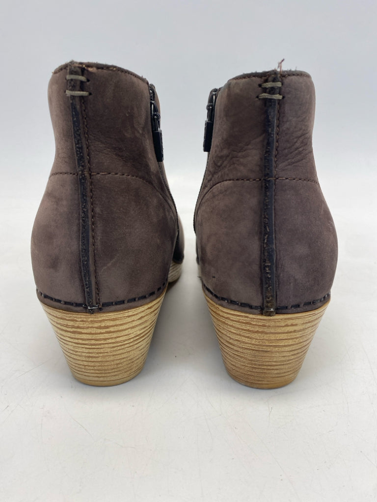NWOT Birkenstock EU Shoe Size 39 US Shoe Size 8 Black Clogs