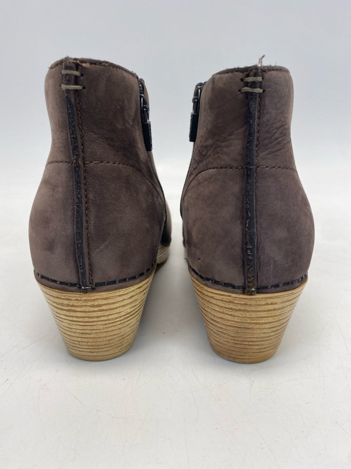 NWOT Birkenstock EU Shoe Size 39 US Shoe Size 8 Black Clogs