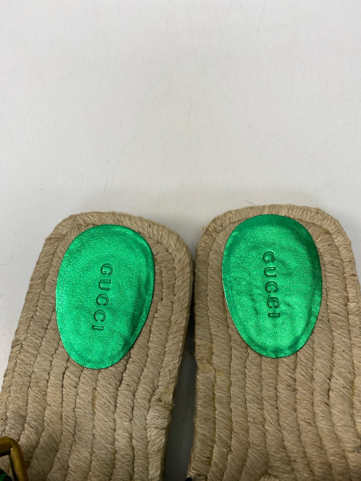 Gucci  Size 39 Green Black Logo Leather Sandals