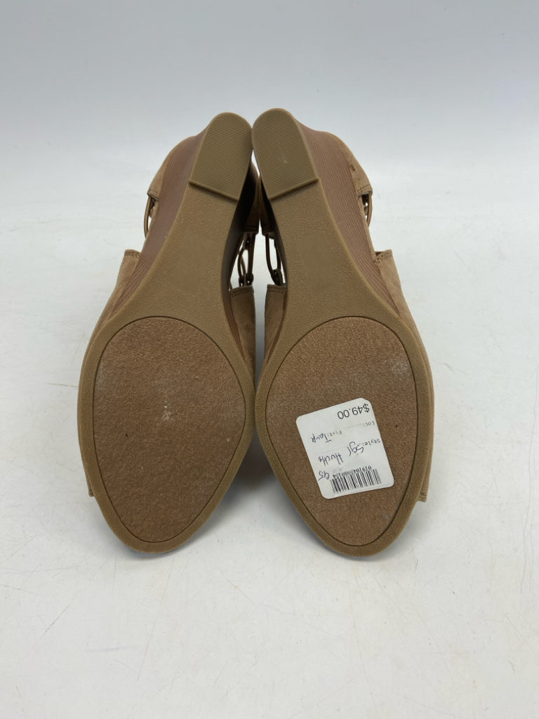 NWOT  Size 9.5 Brown Heels