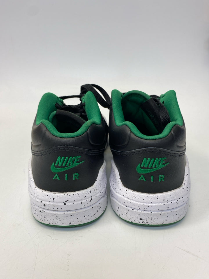 Nike SIZE 6 Black Green Boy&