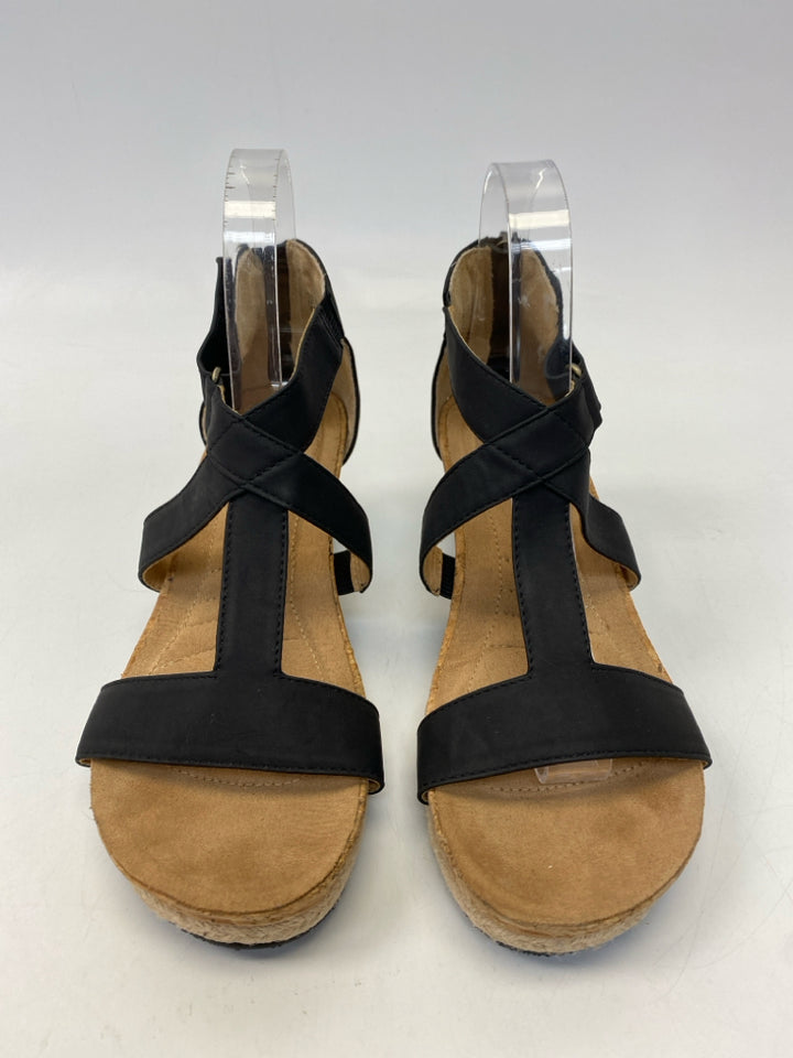 NWOT ADRIENNE VITTADINI  Size 7.5 Black Sandals