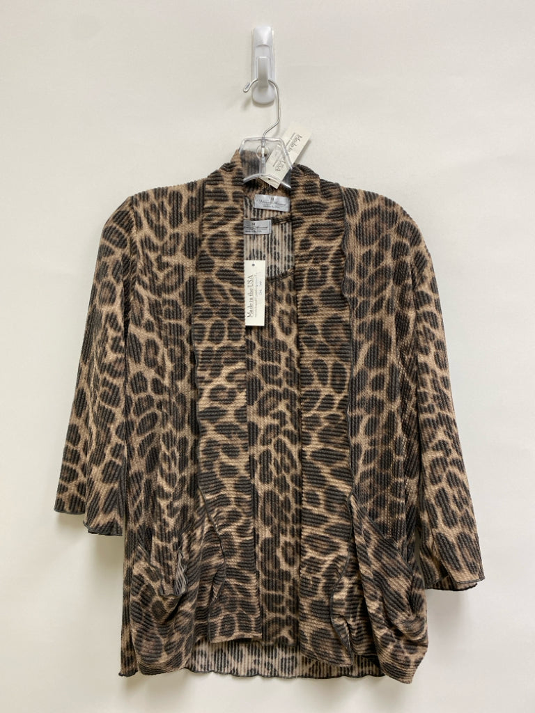 NWT Size M Brown Gray Animal Print Ladies Top