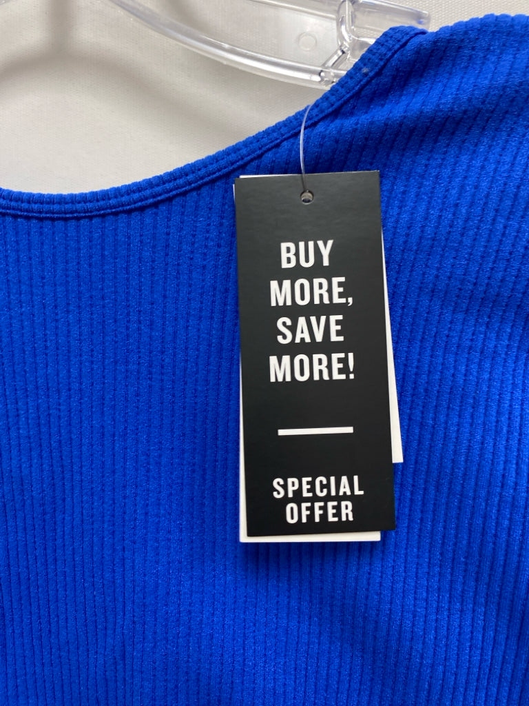 NWT Buckle Size M Royal Blue Ribbed Cropped Ladies Top