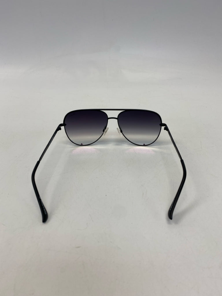 QUAY High Key Mini Aviators w/Clear Case
