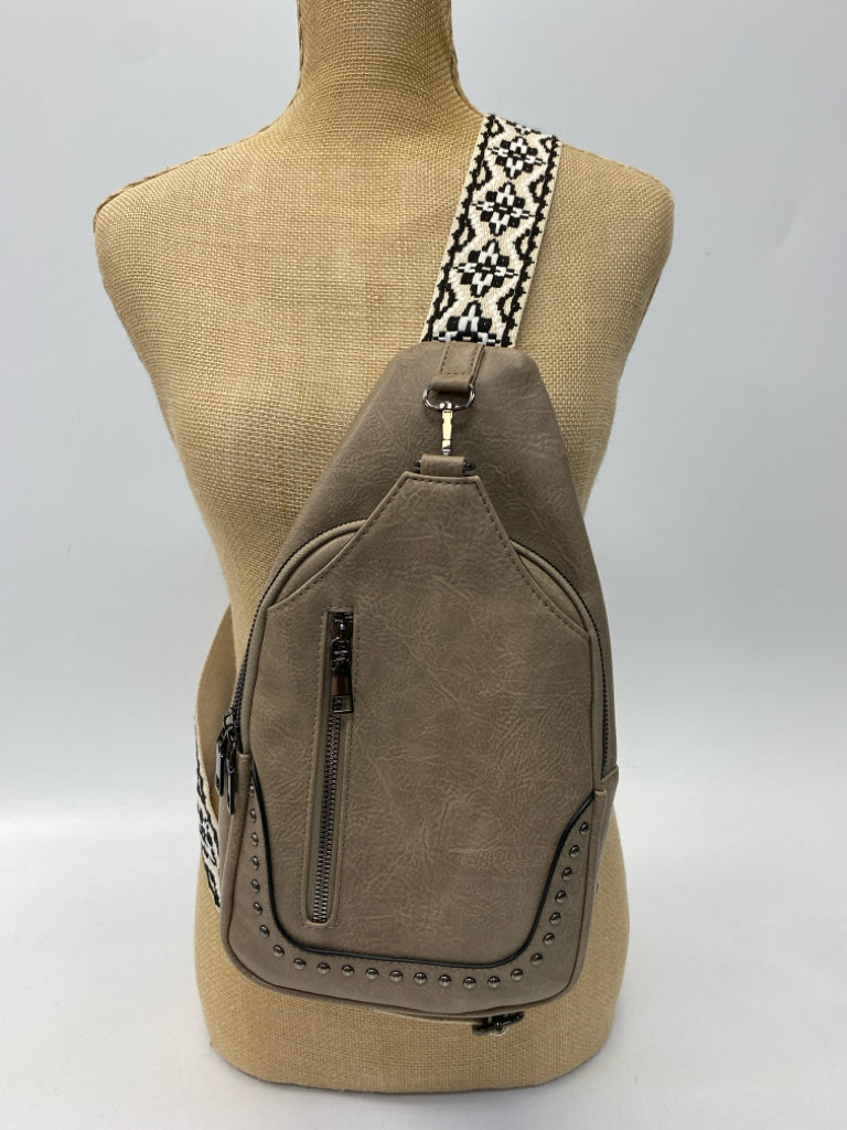 Sam &amp; Hadley Brown Slingbag