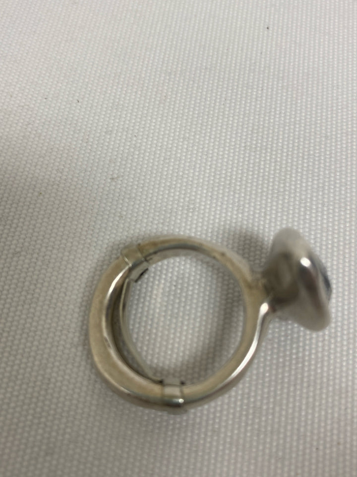 UNO de 50 Silver Black Jeweled Ring
