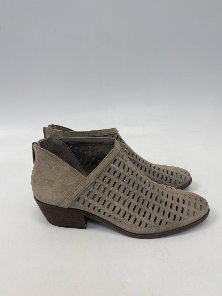 VINCE CAMUTO US Size 8.5 Taupe Perforated Leather Heels