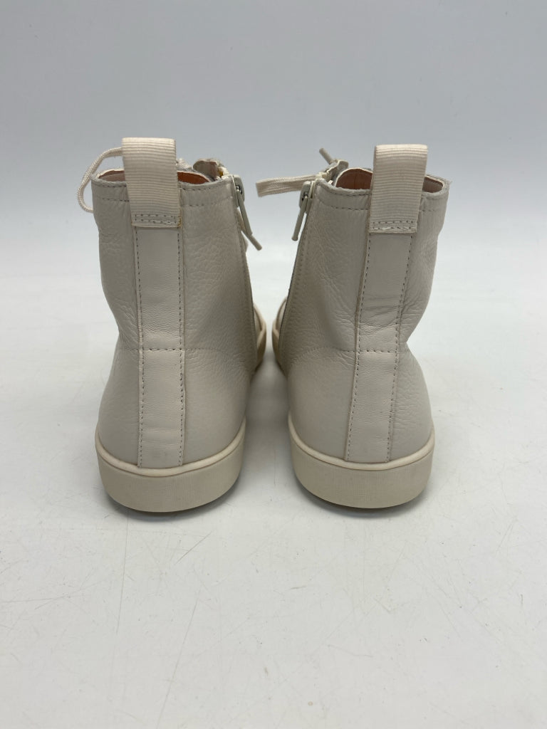 NWOT Naturalizer  Size 9 Cream Lace-up Sneakers