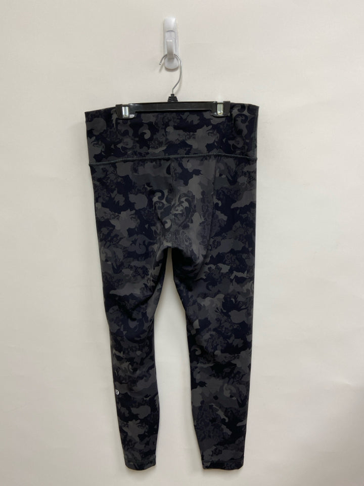 Lululemon Size 12 Gray Camouflage Athletic Leggings