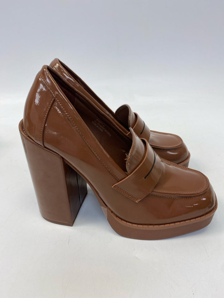 Rouge Helium  Size 8 Brown Patent Heels