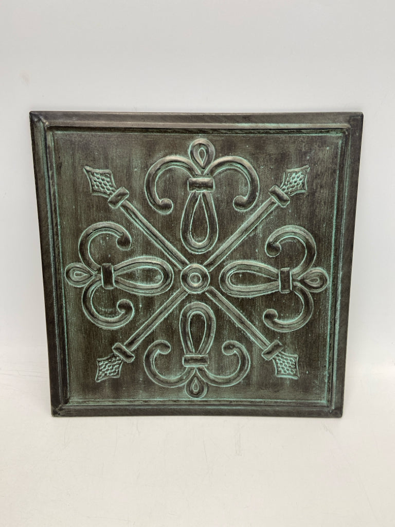 Southern Living Gray Aqua Trimmed Metal Wall Hanging