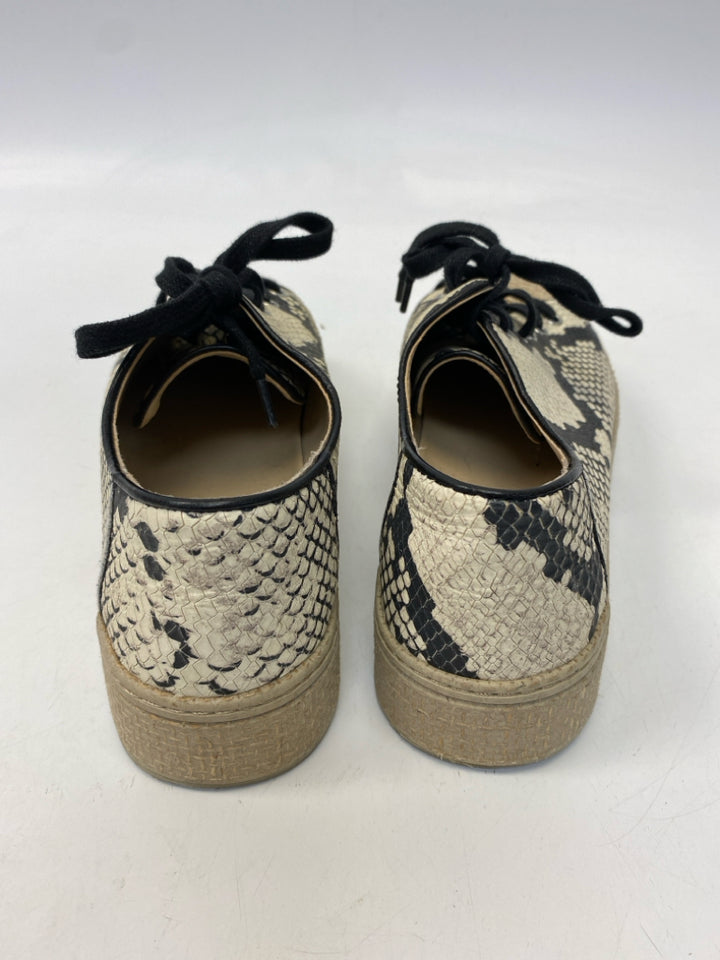 VINCE CAMUTO  Size 9 Tan Brown Snakeprint Sneakers