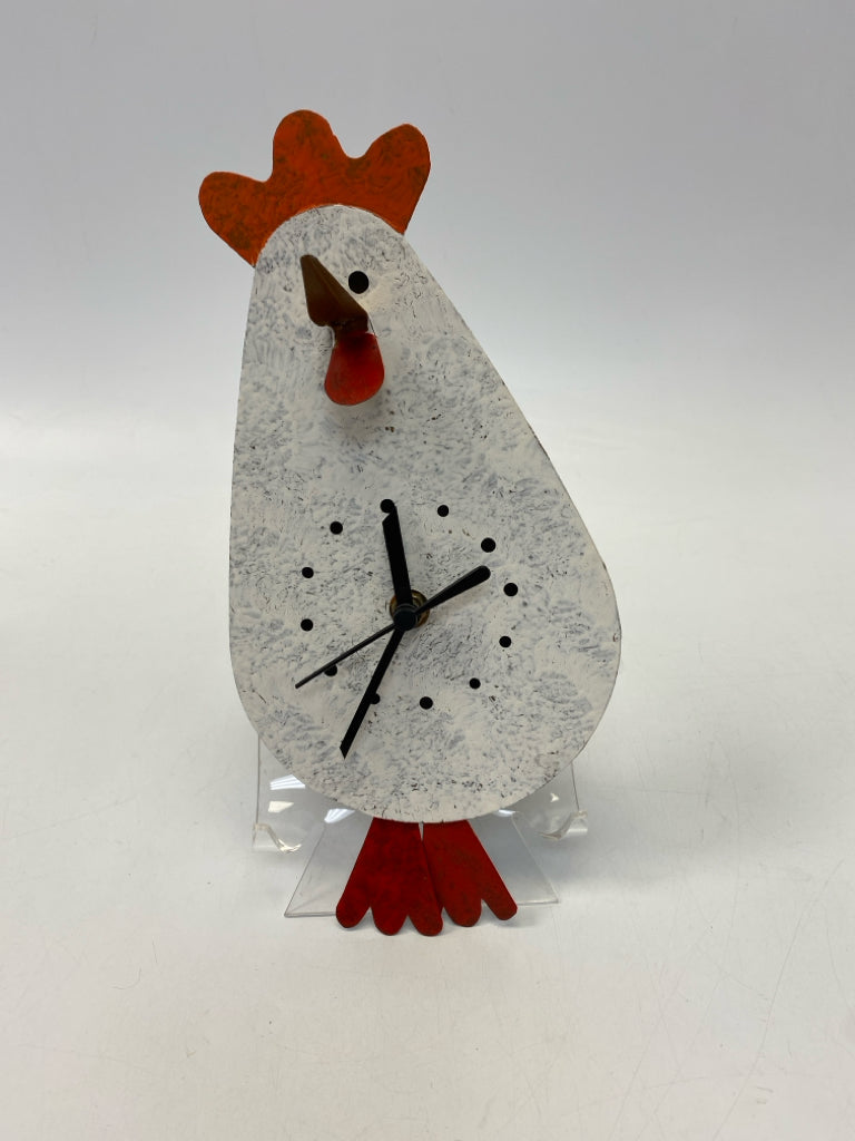 Oxidos Chicken White Red Metal Clock