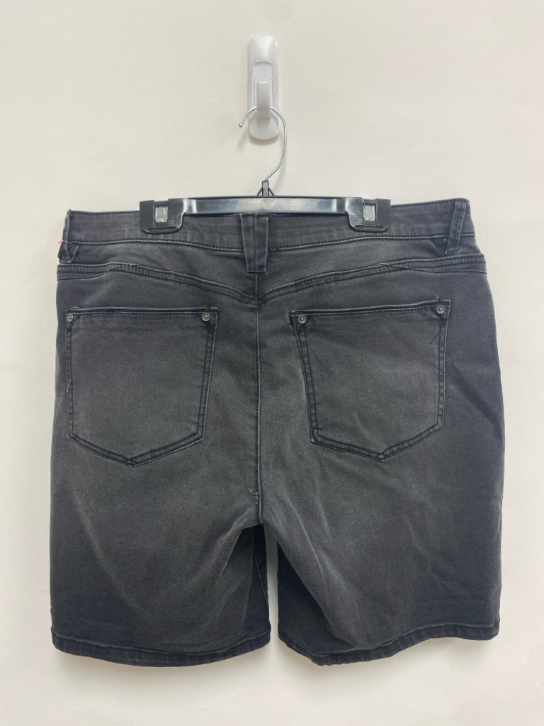 NWT Wit &amp; Wisdom Size 12 Black Ladies Shorts