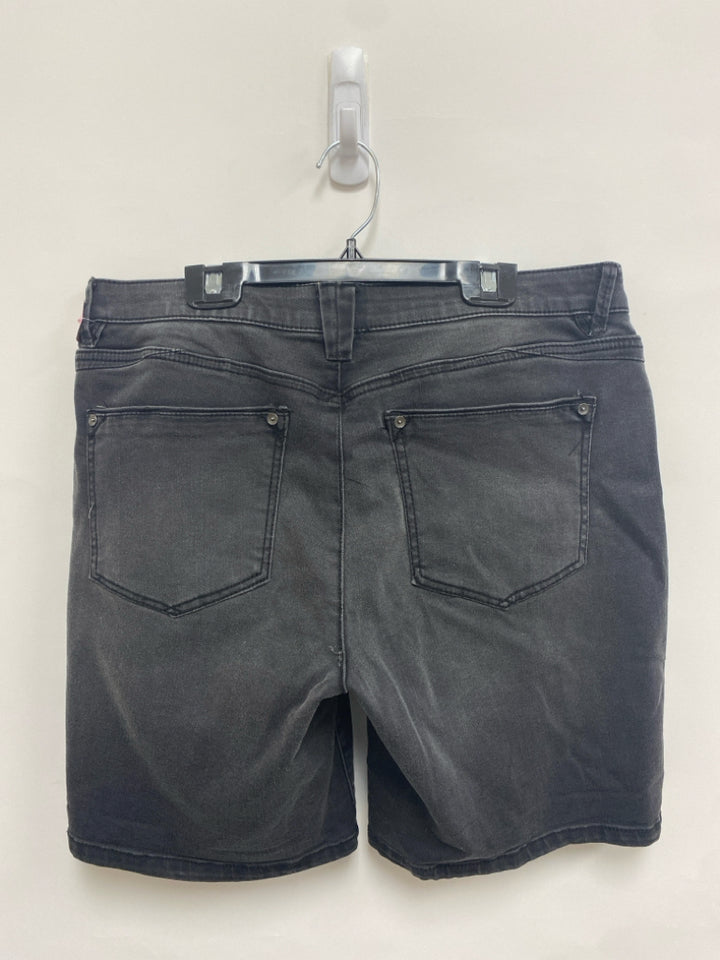 NWT Wit &amp; Wisdom Size 12 Black Ladies Shorts