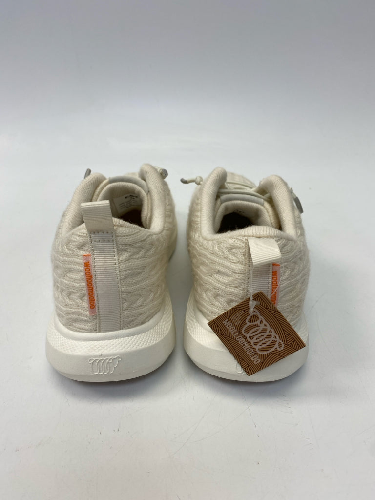 NWT  Woolloomooloo Size 39 Cream Lace Wool Sneakers