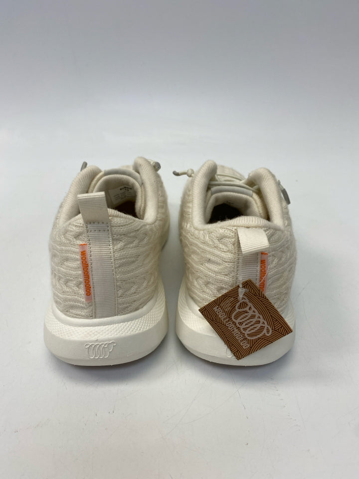 NWT  Woolloomooloo Size 39 Cream Lace Wool Sneakers
