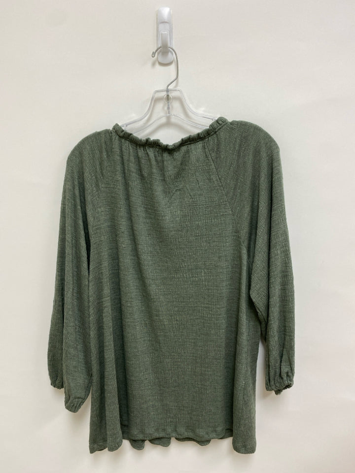 NWT Cable&amp;Gauge Size XL Dusty Green White Flowers Embroidered Ladies Top