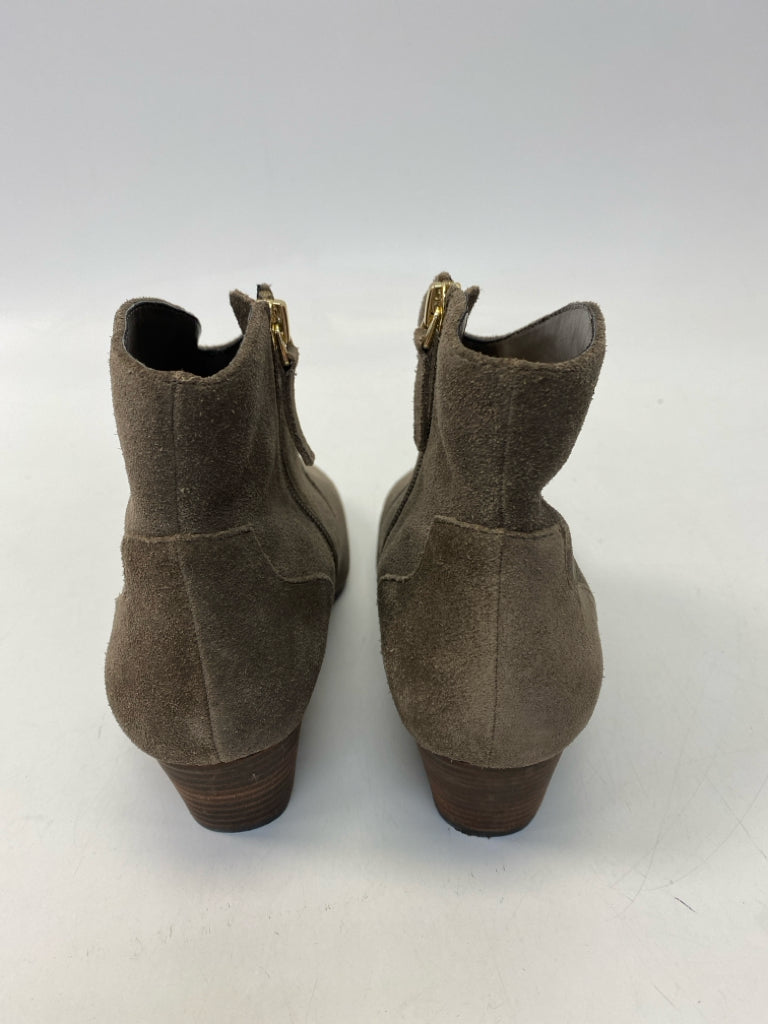 Tahari  Size 8 Taupe Side Zipper Boots