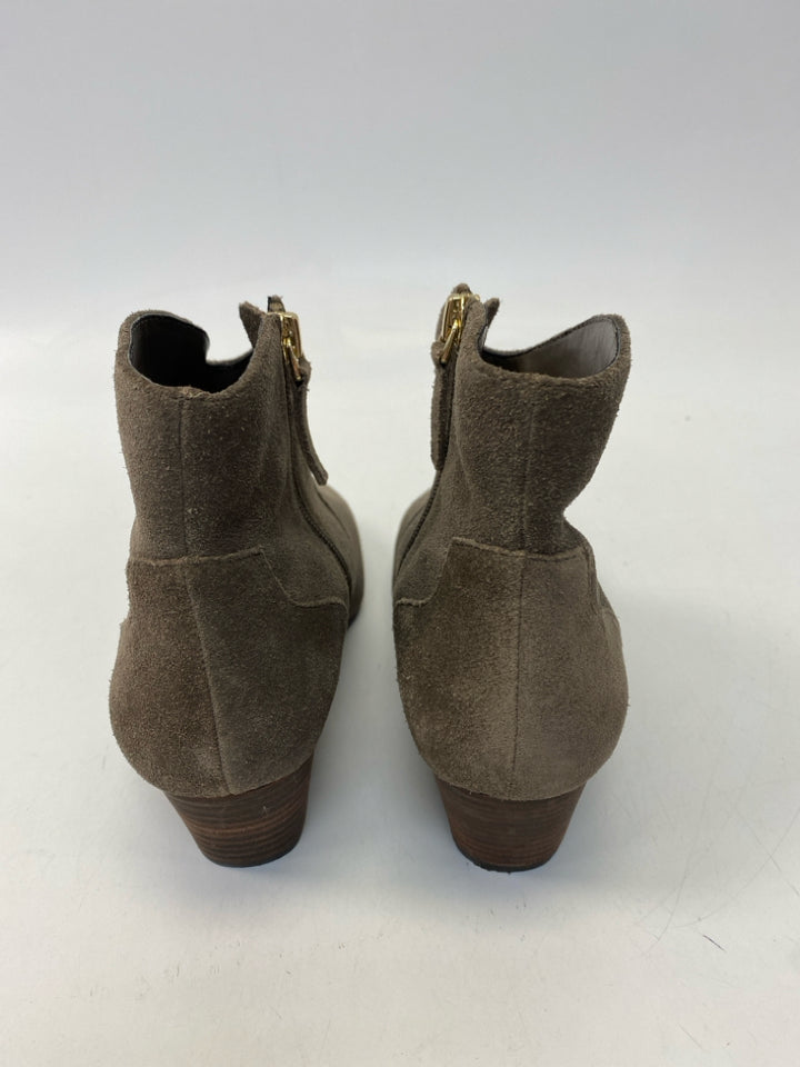 Tahari  Size 8 Taupe Side Zipper Boots