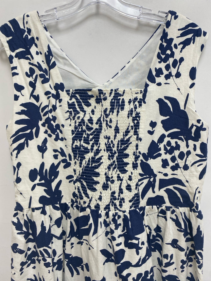 NWT Magaschoni Size 12 White Navy Floral Sleeveless Ladies Dress