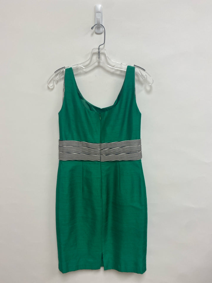 Kay Unger Size 4 Green Texture Sleeveless Ladies Dress