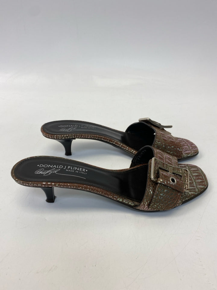 Donald Pliner  Size 9 Brown Silver Embossed Metallic Sandals